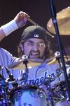 Archivo:100px-mike portnoy tocando.jpg