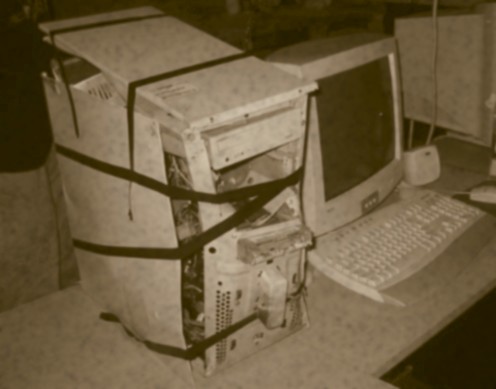Archivo:Compudestruida.jpg