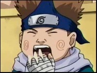 Chochi comiendo,lo de siempre.(Esas bragas de la cabeza son de su madre,la cinta no le cabia en su cabolo y se las robó)