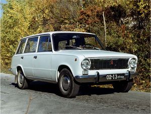 Archivo:300px-lada 2102.jpg