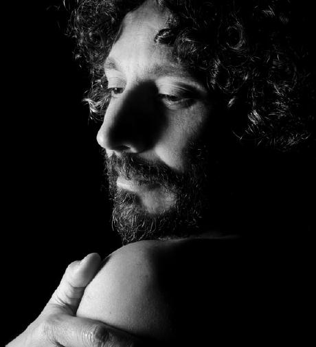 Archivo:Fito Paez sensual.jpg