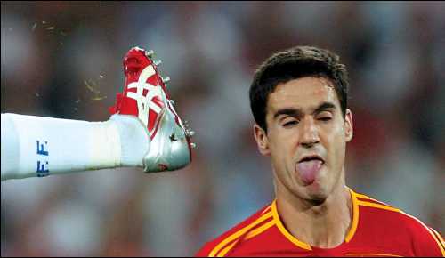 Archivo:Esp Francia-Patada Pablo.jpg