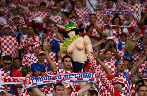 Archivo:Fanáticos Croatas.jpg
