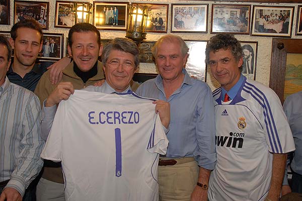 Archivo:Enrique-cerezo1.jpg