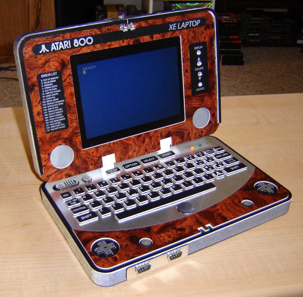 Archivo:Atarilaptop.jpg