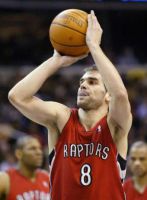 Calderon lanza tiro.jpg