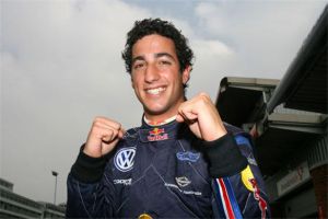 Ricciardo tras enterarse de que Karthikeyan fue despedido de Hispania
