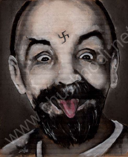 Archivo:Charles manson happy.jpg